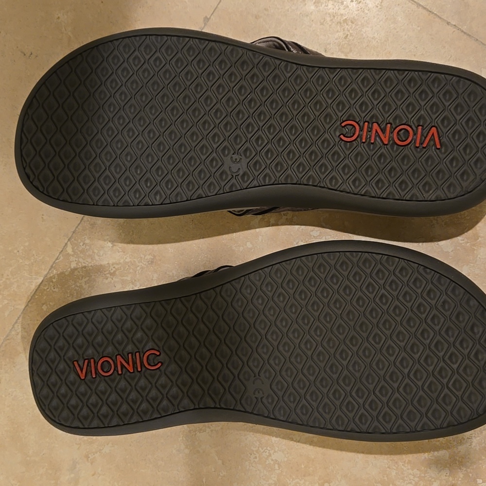Vionic Tide Aloe Flip Flop Sandal in Pewter Metallic - Picture 3 of 5